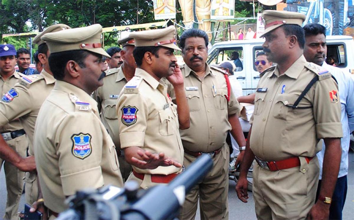 Andhra police book nine persons for Rs 569 cr scam